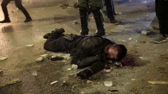Νέα Σμύρνη: Συγκλονίζει η εξομολόγηση του ειδικού φρουρού: “Μείωσαν τα χτυπήματα, επειδή νόμιζαν ότι είχα πεθάνει…”