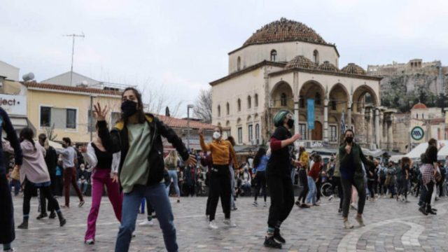 Διαμαρτυρία καλλιτεχνών σε Αθήνα και Θεσσαλονίκη