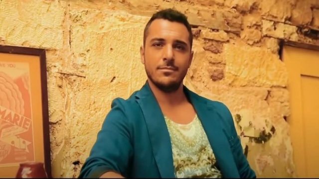 Δικηγόρος Κώστα Δόξα: “Εξαναγκάστηκε να αποχωρήσει από το Your Face Sounds Familiar” – “Θα κινηθούμε νομικά” (video)