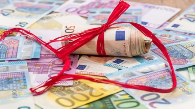 «Τσεκούρι» στο δώρο Πάσχα για εκατοντάδες χιλιάδες εργαζόμενους!