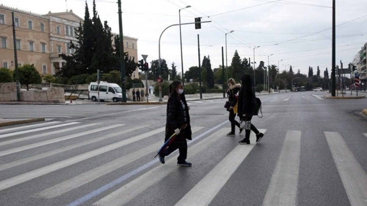 “Βόμβα” για τον κορωνοϊό: “Μπορεί να φτάσουμε τα 3.000 κρούσματα” – “Πρέπει να ληφθούν άμεσα μέτρα”
