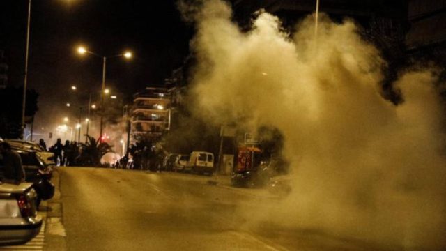 Σοκ στην Νέα Σμύρνη: Και δεύτερος αστυνομικός τραυματίας – Η κατάσταση του πρώτου που χτυπήθηκε