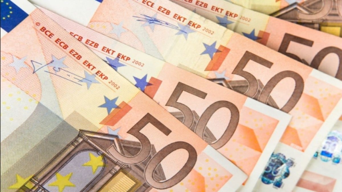 Επίδομα 1.000 ευρώ σε εργαζόμενους και 3.000 σε επιχειρήσεις: Πότε πληρώνονται οι δικαιούχοι (Video)