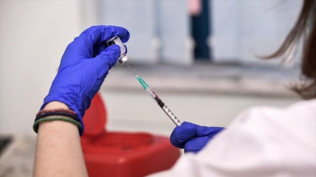 Κορωνοϊός: Πότε θα εμβολιαστούν οι ευπαθείς ομάδες – Πόσες δόσεις έχουν δοθεί