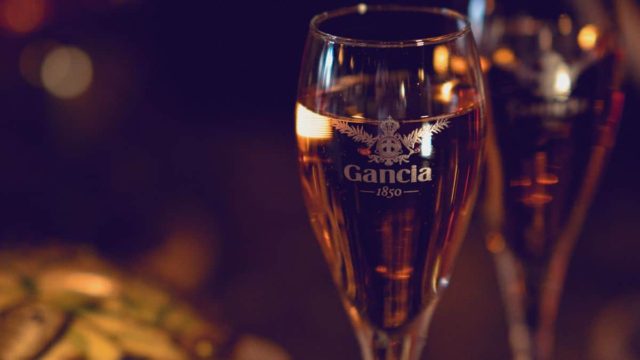 Γιορτάστε τις γυναίκες τις ζωής σας με Gancia Prosecco!