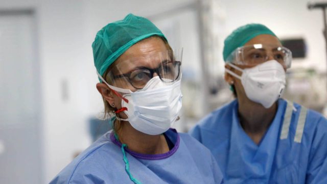 Ρίχνονται στη “μάχη” του ΕΣΥ 206 γιατροί – “Παρουσιάζονται” στις 8 στα νοσοκομεία