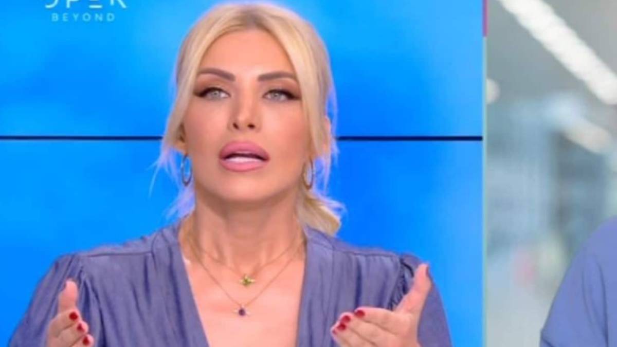 “Κοκκάλωσε” η Κατερίνα Καινούργιου στον “αέρα”: «Πήγαινε να αλλάξεις»