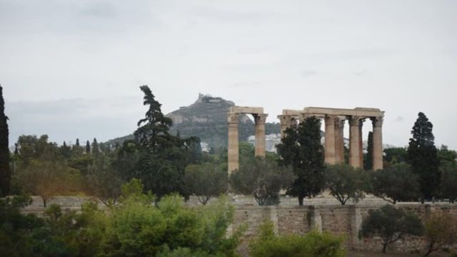 Καιρός σήμερα: Συννεφιασμένη Παρασκευή με μικρή άνοδο της θερμοκρασίας