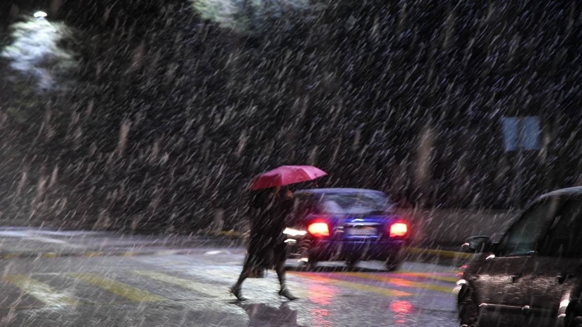 Καιρός: Έκτακτη επιδείνωση μέσα στο Σαββατοκύριακο – Έρχονται καταιγίδες και χιόνια