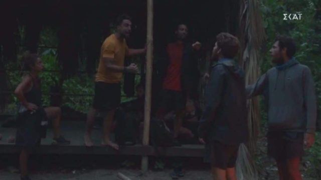 Survivor spoiler: Κόλαση στην παραλία των μπλε – Όσα δεν έδειξαν οι κάμερες από τον τσακωμό του Σάκη Κατσούλη