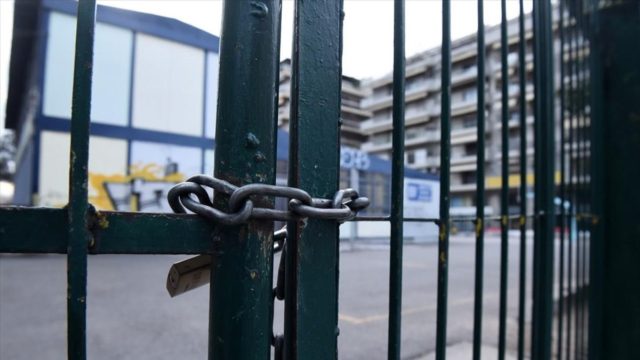 Κορωνοϊός: Πιθανή η παράταση του σχολικού έτους – Τι θα γίνει με τις πανελλήνιες