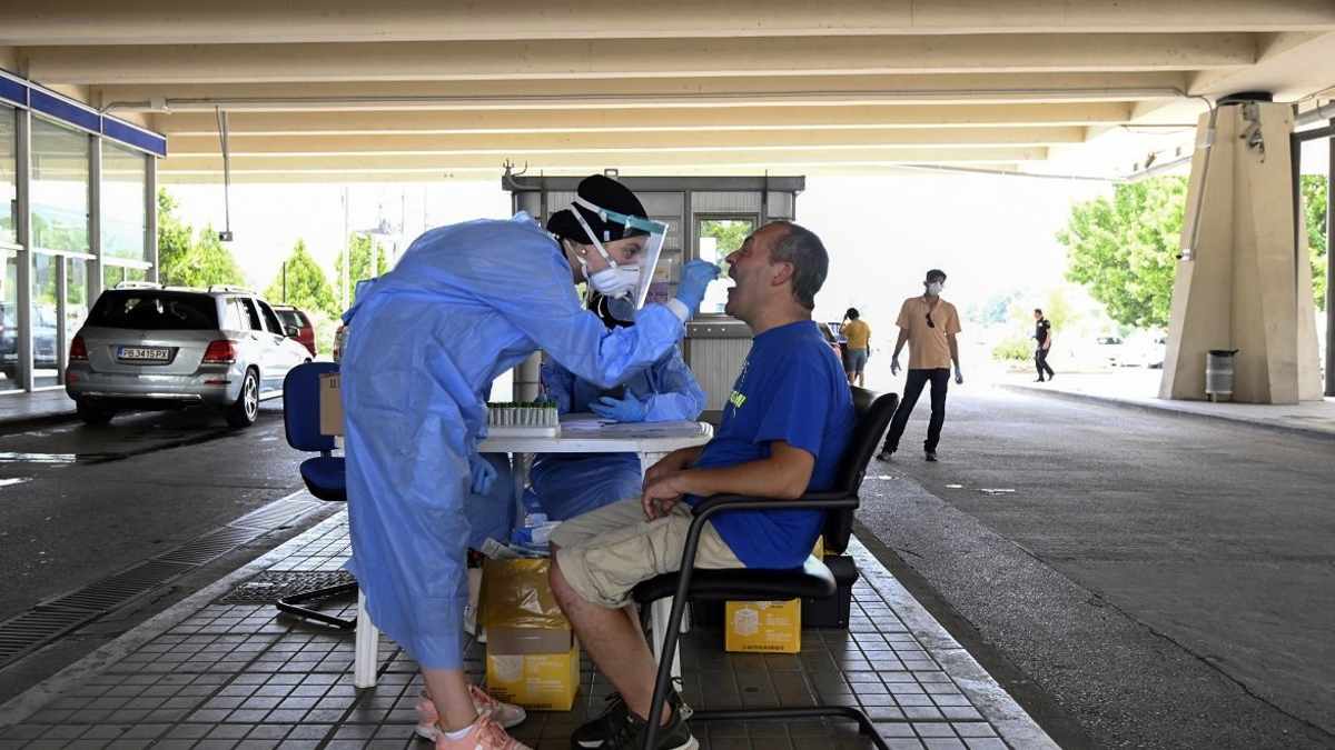 Κορωνοϊός: Κοντά στην εκατόμβη θανάτων – Στα ύψη οι διασωληνωμένοι