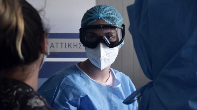 Κορωνοϊός: Νέο σοκ με πάνω από 4.000 κρούσματα – Θλιβερό ρεκόρ και στους διασωληνωμένους