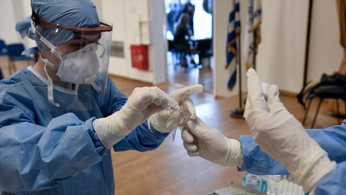 Κορωνοϊός: Πάνω από 200 εισαγωγές ημερησίως γίνονται στην Αττική