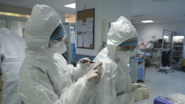 Κορωνοϊός: Μεγάλος κίνδυνος για του υγειονομικούς να νοσήσουν εκτός σπιτιού παρά στο νοσοκομείο