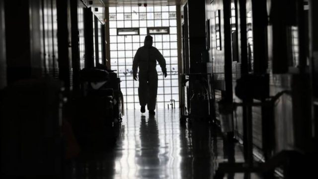 Κορωνοϊός: «Πολεμικές» οι εικόνες των νοσοκομείων στην Αττική! (Video)