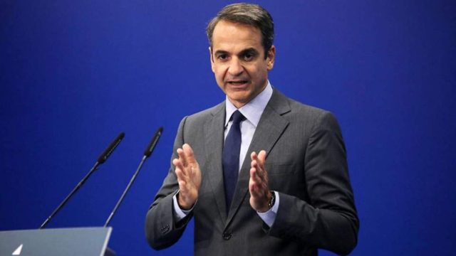 Αποφασίζει οριστικά η κυβέρνηση: Έτσι θα γίνει η πλήρης άρση των μέτρων