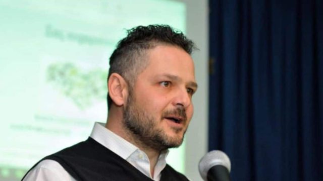 Πανελλήνιο σοκ: Πέθανε στα 42 του ο Κωνσταντίνος Λάμπης