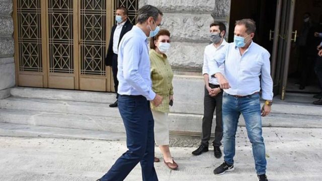 Υπόθεση Λιγνάδη: «Κόλαφος» η άποψη του κόσμου για τις αντιδράσεις της κυβέρνησης