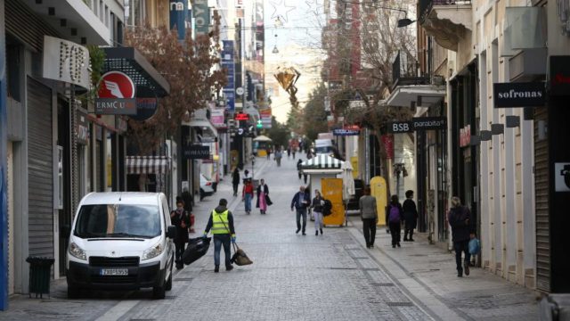 Νέα μέτρα: Αλλάζουν τα δεδομένα από σήμερα – Τι ισχύει σε μετακίνηση και δραστηριότητες;