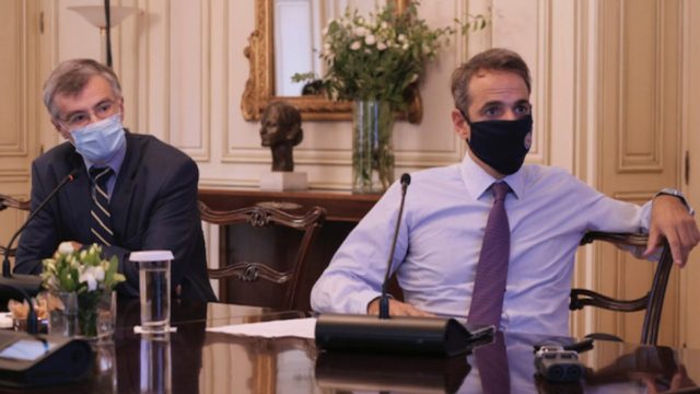 Κορωνοϊός: Έκτακτη σύσκεψη Μητσοτάκη – Τσιόδρα