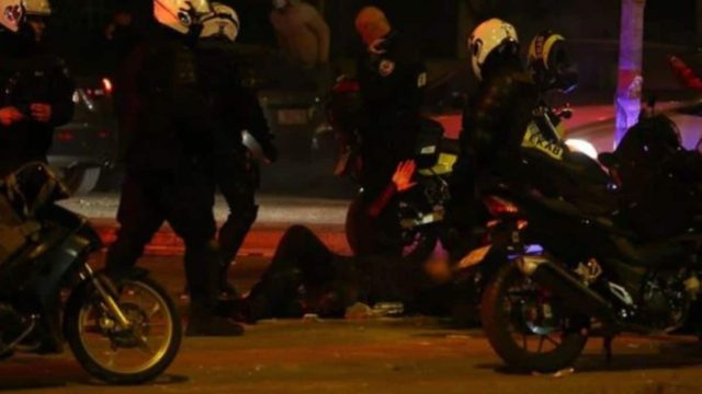 Νέα Σμύρνη: Απολογείται ο “Ινδιάνος” που φέρεται να έριξε τον αστυνομικό από τη μηχανή!