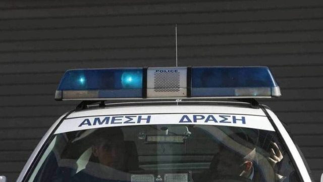 Θεσσαλονίκη: 36χρονος βρέθηκε νεκρός έξω από το αυτοκίνητό του (Photo)