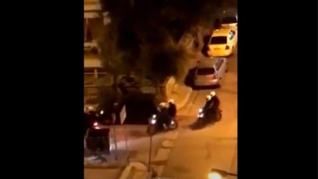 Πανόρμου: Έρευνα για αστυνομικούς που έσπασαν το φανάρι παρκαρισμένου αμαξιού (Video)