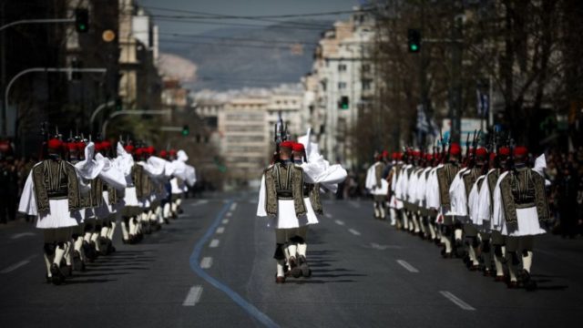25η Μαρτίου: “Φρούριο” η Αθήνα για την στρατιωτική παρέλαση – 4.000 αστυνομικοί, ελικόπτερα και drones