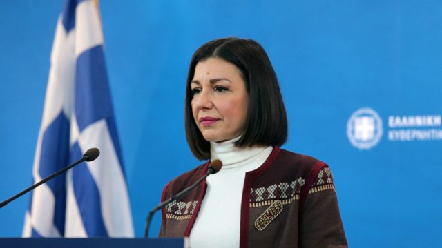 Αριστοτελία Πελώνη: “Στο τραπέζι οι αλλαγές για τον κωδικό 6” – “Μετακίνηση θα γίνεται μόνο με τα πόδια”