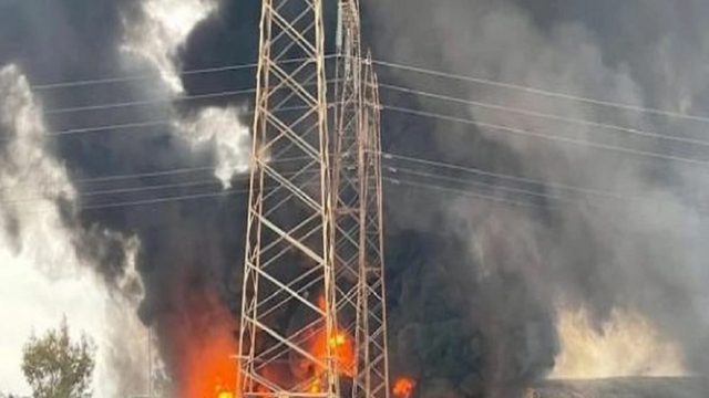 Μεγάλη πυρκαγιά σε εργοστάσιο ανακύκλωσης στο Σχηματάρι (Video)