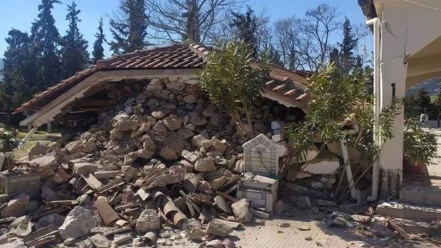 Σεισμός στην Ελασσόνα: Εκκλησία κατέρρευσε στο Μεσοχώρι – Άνδρας πήδηξε στο κενό από τον δεύτερο όροφο