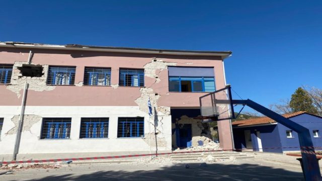 Σεισμός στην Ελασσόνα: «Παρακαλούσα το Θεό να αντέξει το κτίριο άλλα 30 δευτερόλεπτα – Άκουγα φωνές, κραυγές, κλάμματα…»