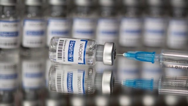Κορωνοϊός: Συμφωνία “μαμούθ” για την παραγωγή δόσεων του εμβολίου Sputnik V