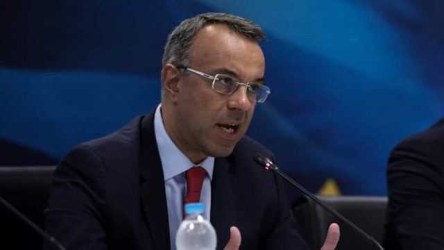 Στήριξη των κλάδων εστίασης και τουρισμού προωθεί η κυβέρνηση