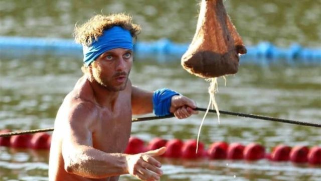 Survivor 4: Ο Κρις Σταμούλης έδειξε στο Instagram το πτυχίο που πήρε στην Νομική