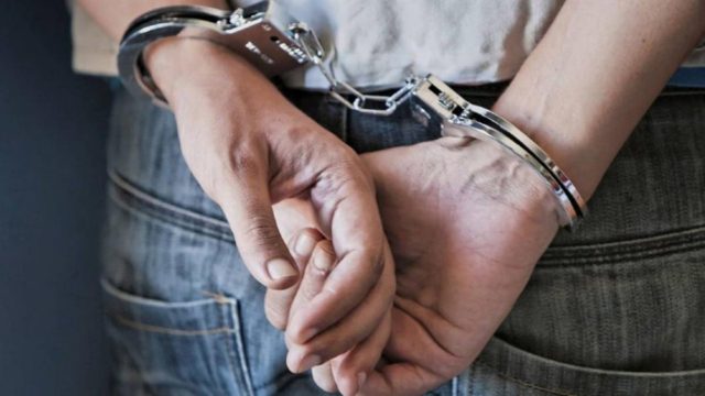 Συναγερμός στην Αθήνα: Συνελήφθη γνωστός σχεδιαστής μόδας για διακίνηση ναρκωτικών – Τι βρήκαν οι Αρχές