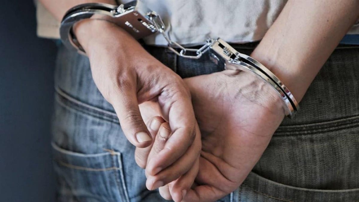 Συναγερμός στην Αθήνα: Συνελήφθη γνωστός σχεδιαστής μόδας για διακίνηση ναρκωτικών – Τι βρήκαν οι Αρχές