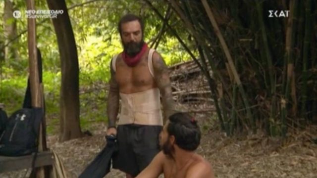 Survivor 4: Ένας… άλλος Τριαντάφυλλος – Εμφανίστηκε με ολόκληρο νάρθηκα στην παραλία