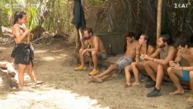Survivor 4: Άρχισε πάλι το bullying στη Μαριάνθη η Καρολίνα – «Έχεις ψυχολογικό πρόβλημα, καλύτερα να μην παίζεις»