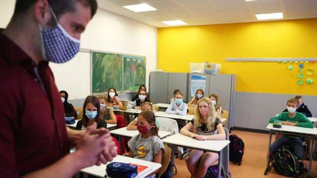 Κορωνοϊός: Κλειστά όλα τα σχολεία – Αλλάζουν και οι κανόνες για εκπαιδευτικούς-μαθητές