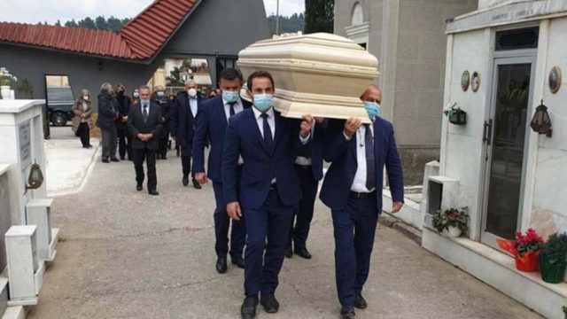 Έλλη Διβάνη: Λύγισαν στο “τελευταίο αντίο” της 33χρονης