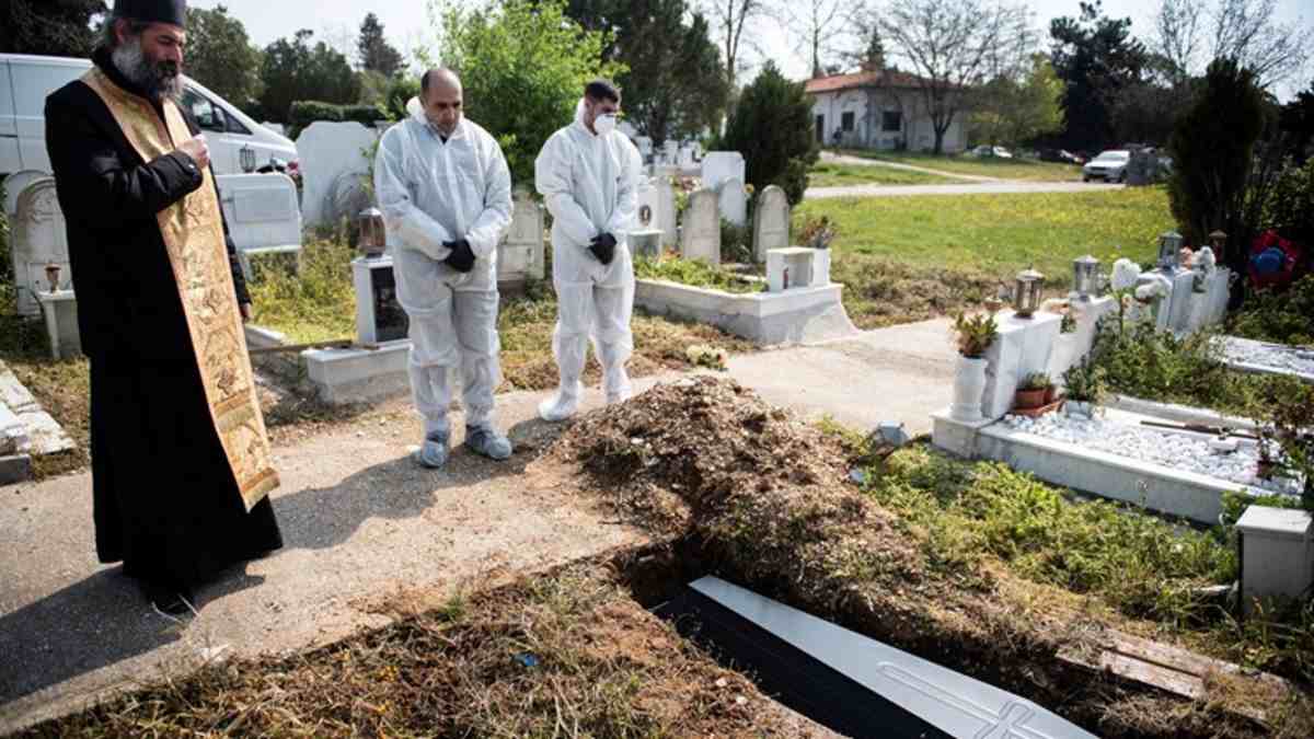 Θεσσαλονίκη: Τους έδωσαν… λάθος νεκρό κι έθαψε τον πατέρα τους μια ξένη οικογένεια!