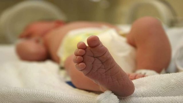 Κορωνοϊός: Πώς έχασε τη μάχη για τη ζωή το 37 ημερών βρέφος – Η ανακοίνωση του νοσοκομείου