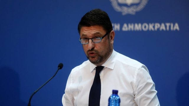 “Βόμβα” Χαρδαλιά για τον κορωνοϊό: Σε σκληρό lockdown δύο ακόμη περιοχές – Τι ισχύει για ΚΤΕΟ και γάμους