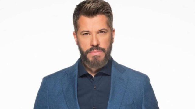 Εκτός εαυτού ο Χάρης Βαρθακούρης: “Αισθάνομαι σαν καλεσμένος στην εκπομπή” – “Δεν θα πουλήσω την…” (video)