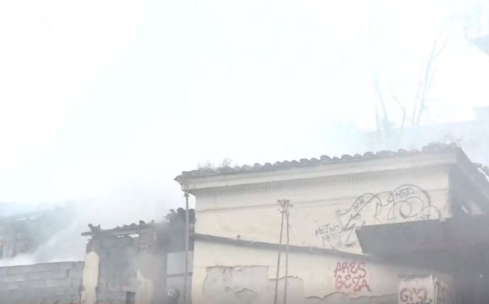 Φωτιά στο κέντρο της Αθήνας