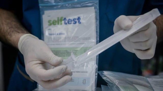 Self test: Επεκτείνονται σε εργαζόμενους λιανεμπορίου, delivery και μεταφορές
