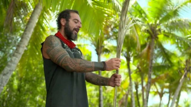 Survivor: Το είπε και το έκανε! Ο Τριαντάφυλλος έφερε πίσω στην παραλία τον “Αλέξη Παππά”!