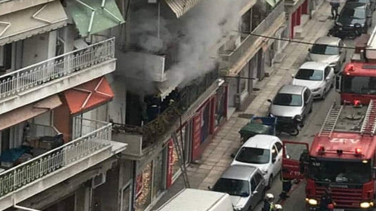 Φωτιά σε διαμέρισμα στο κέντρο της Θεσσαλονίκης (Video)
